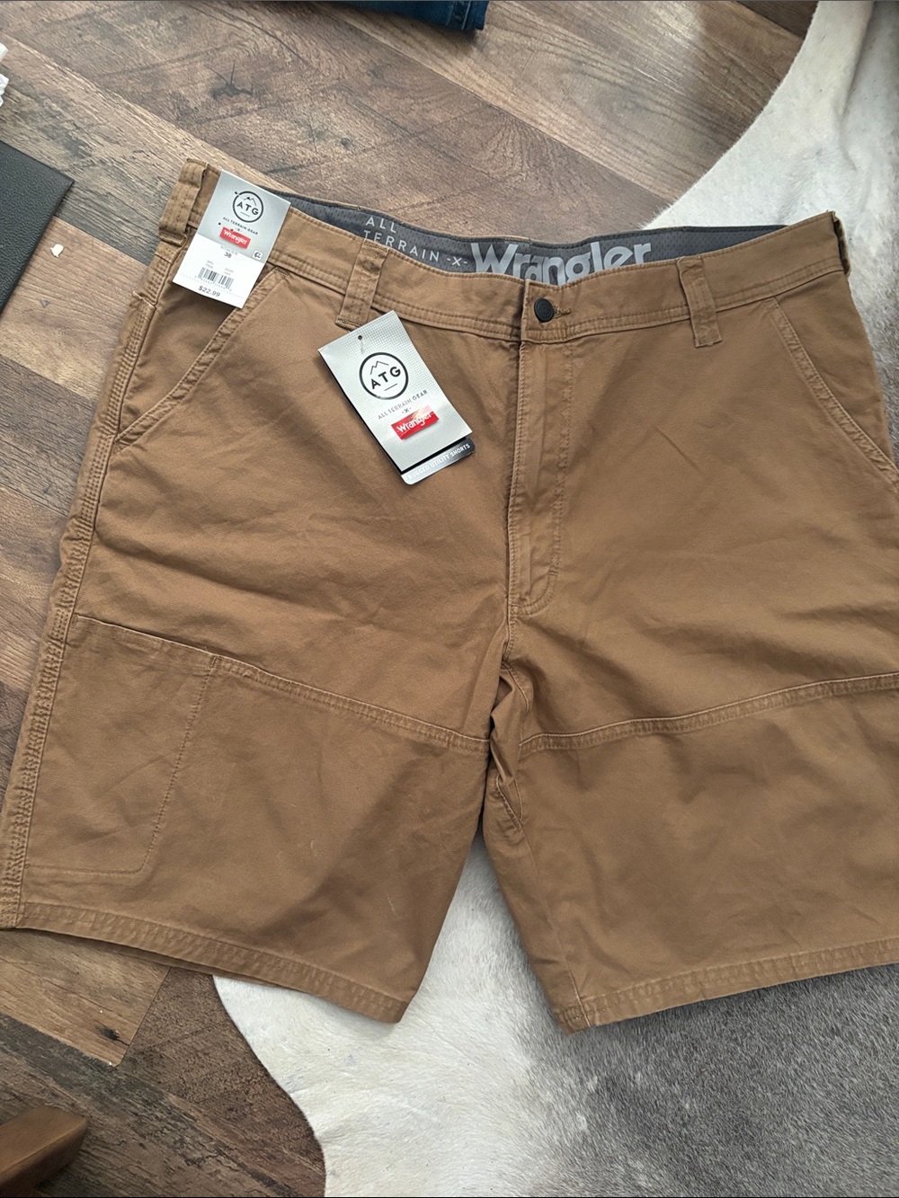 Wrangler ATG Men's Utility Cargo Shorts 38